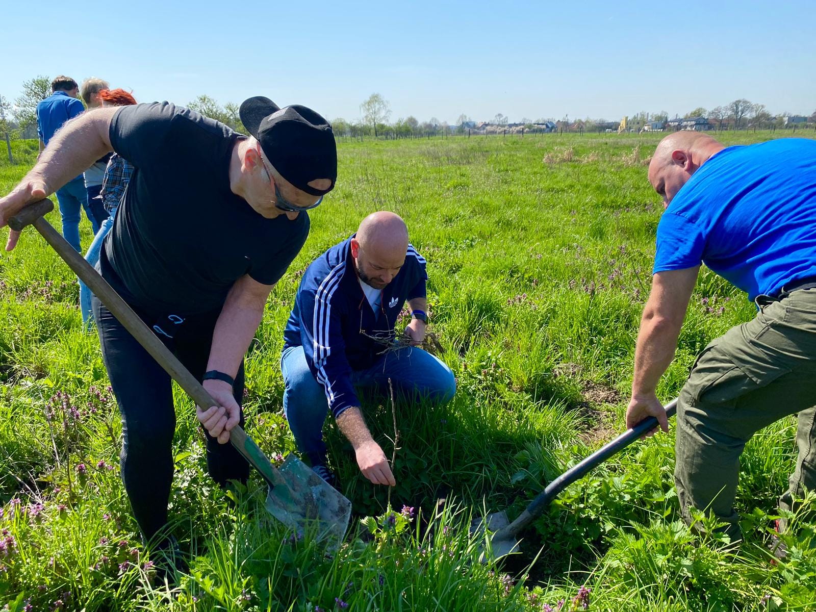 2023 04 22 Wrocław sadzenie drzew na Osobowicach 5